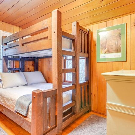 East Tawas Cabin With Deck, Backyard And Fire Pit! Экстерьер фото