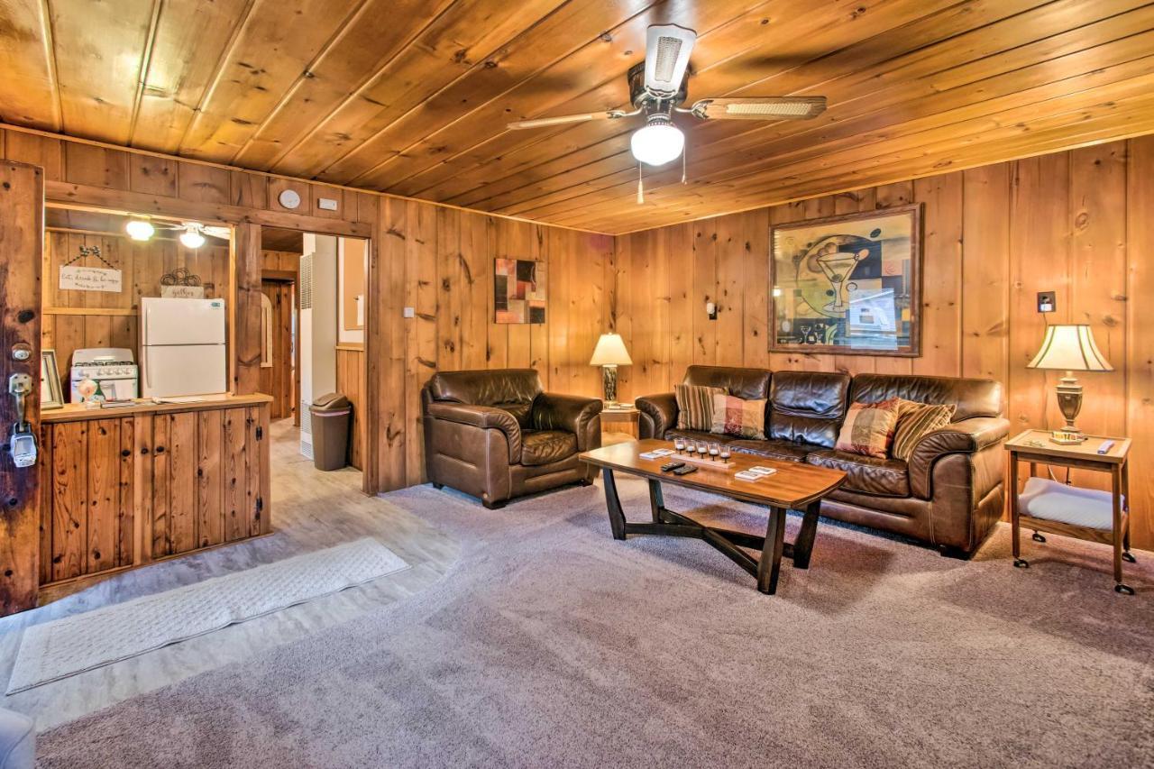 East Tawas Cabin With Deck, Backyard And Fire Pit! Экстерьер фото